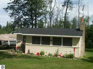 8314 Lakeview Dr, Hale, MI 48739