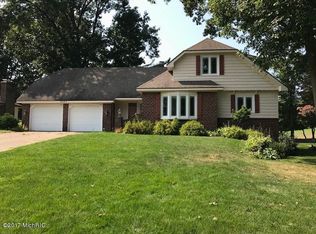 2057 Pinnacle Dr SW, Wyoming, MI 49519