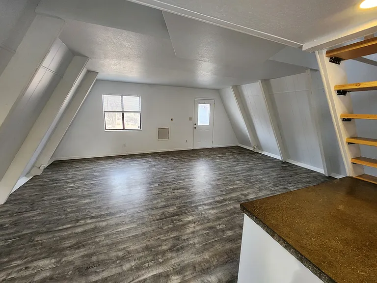 Silverado Dr — Photo 11