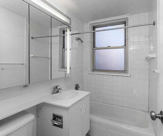166 E 34th St #602 — Photo 7