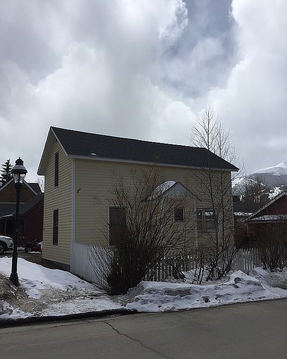 2nd image of 413 E Washington Ave