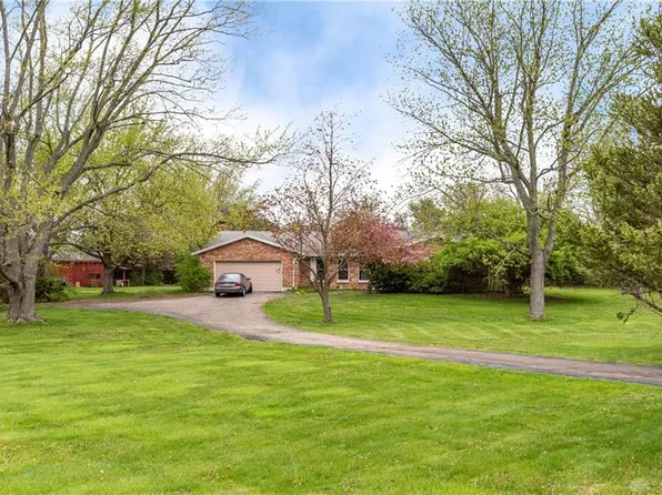 927 Stonequarry Rd, Dayton, OH 45414