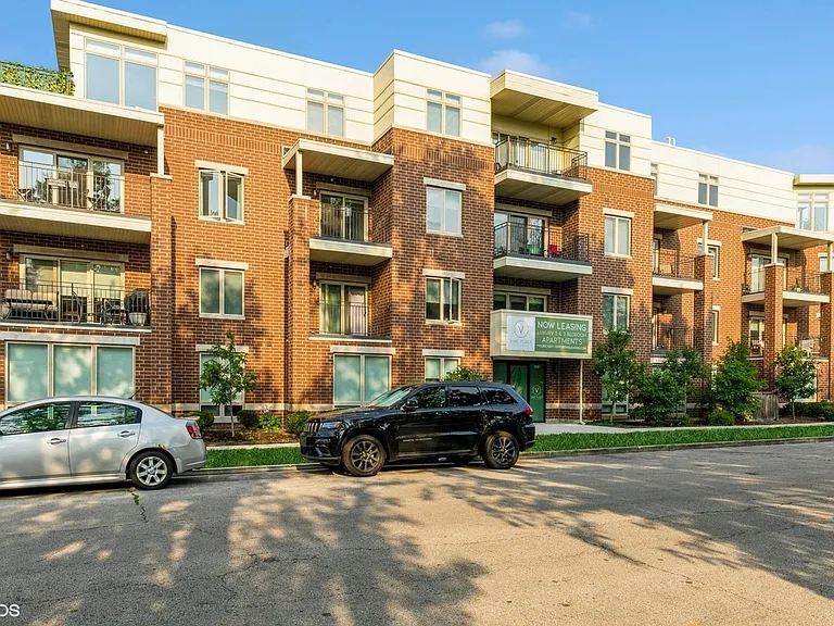 Vine Place Apartments — Photo 2
