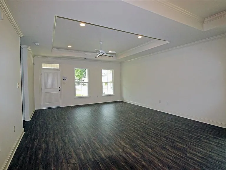 4517 Chalfant Dr — Photo 8