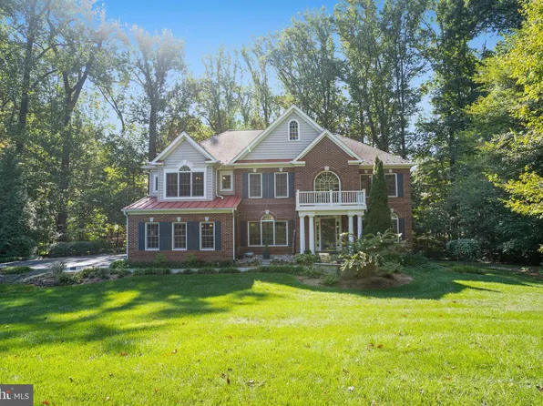 12415 Castner Ct, Fairfax, VA 22030