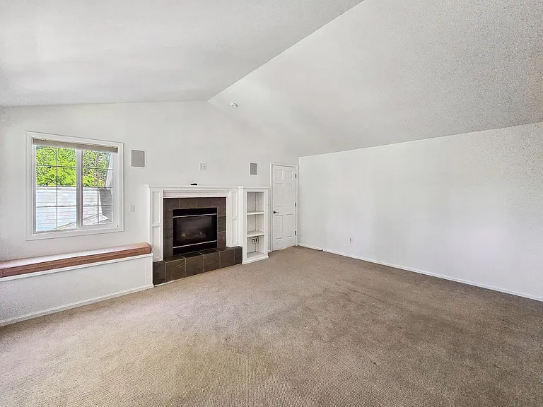 10058 NE 29th Pl — Photo 11