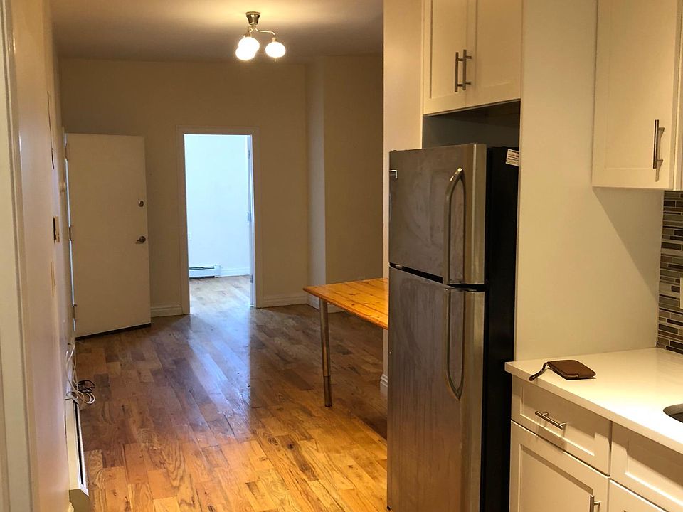 2nd image of 912 Mother Gaston Blvd