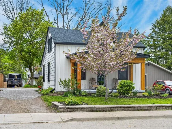 255 Macnab St, Hamilton, ON L9H 2K4