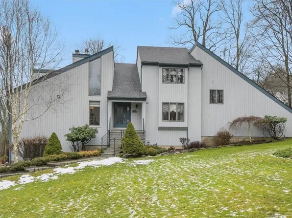 22 Hillside Trail, Mahopac, NY 10541