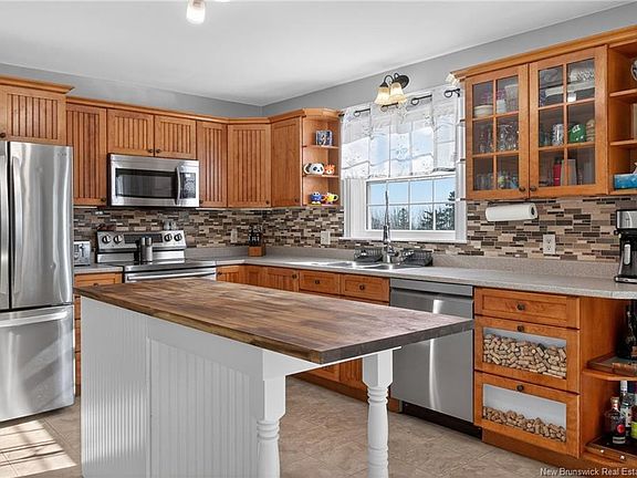 2nd image of 2 Sunrise Rdg