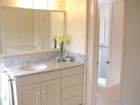 Marble accented master bath