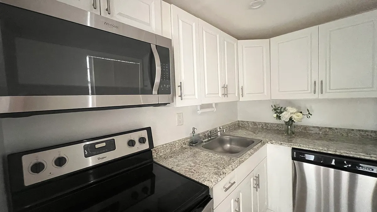 Building Photo - 8550 SW 109th Ave #5120