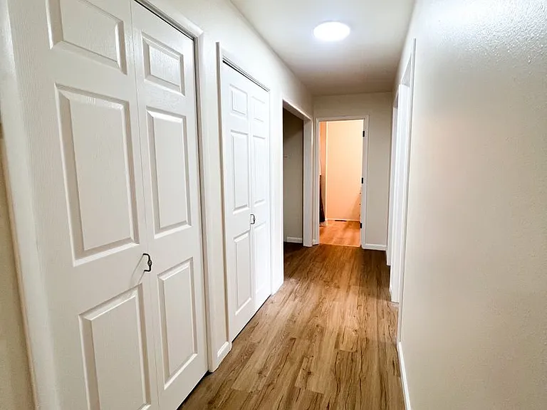 4195 Bristol Ct — Photo 13