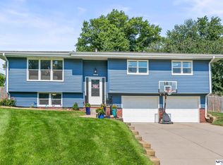 11324 Castelar Cir, Omaha, NE 68144