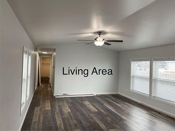 2nd image of 305 W Railroad Ave N