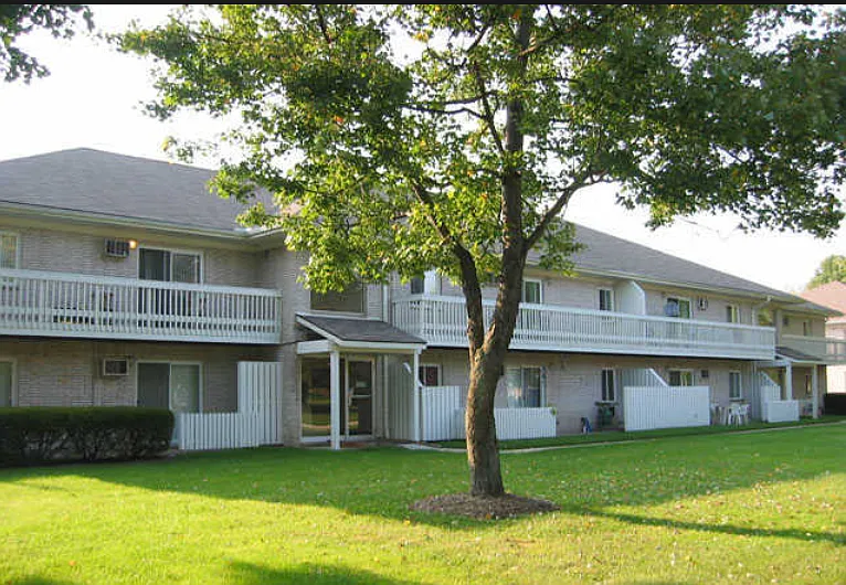 151 Winchester Rd — Photo 3