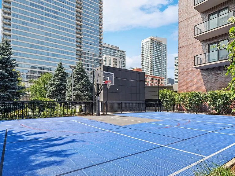 Lofts_amenity_basketball