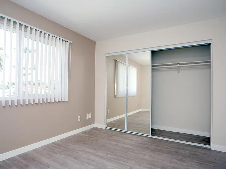 4620 S Slauson Ave — Photo 16