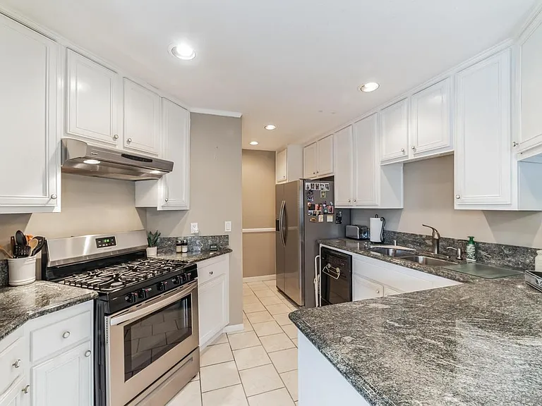 12108 Wilsey Way — Photo 8