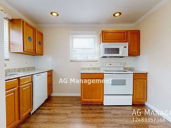 2nd image of 18 E Yale Ave