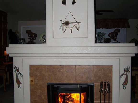 Fireplace: Family/Living Rms