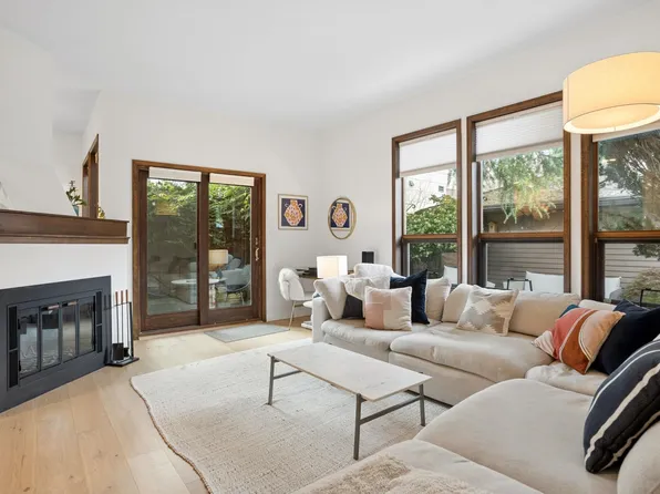 2421 Trafalgar St, Vancouver, BC V6K 3T2