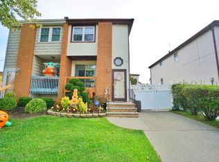 272 Leverett Ave, Staten Island, NY