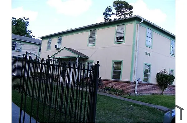 Building Photo - 2501 Cleburne St #3