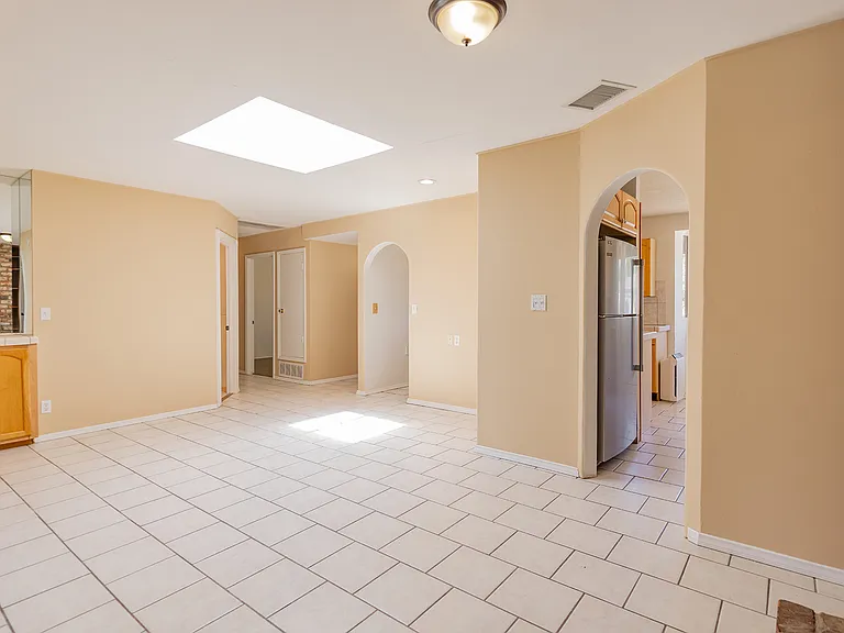 1005 Ayers Ave — Photo 10