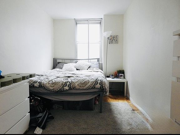 3rd image of 200 E 58th St APT 7F