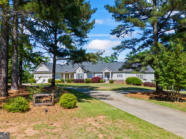 160 Evans Dr, Bogart, GA 30622