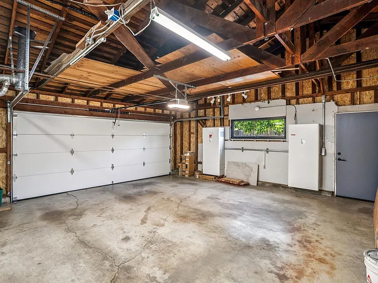 175 E Creek Dr — Photo 39