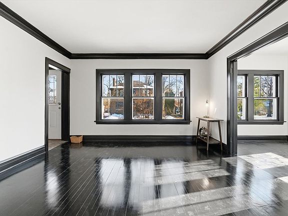 4th image of 306 Oak Crest St