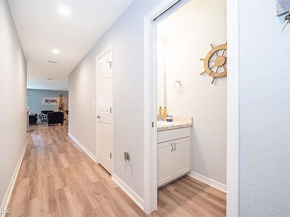 4th image of 2957 Fieldwood Cir
