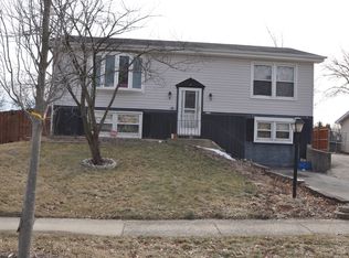 237 Davis Ln, Bolingbrook, IL 60440