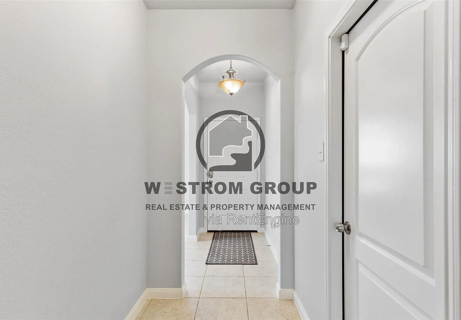 3 bed, 2.0 bath, 1597 sqft, $2,145 — Photo 3