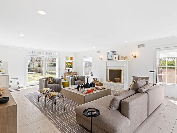 3rd image of 84 Gould St
