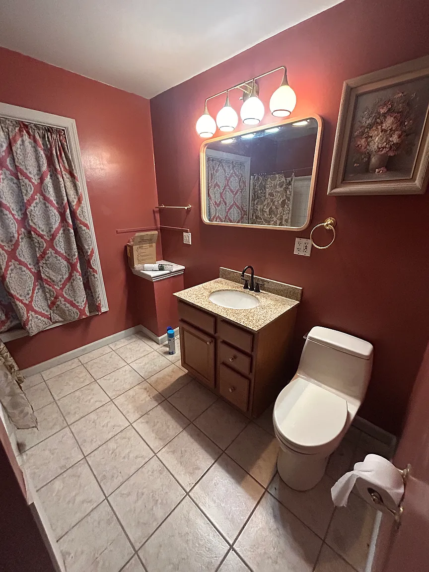 85 Rosewood Ave photo 1