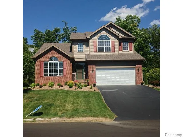 326 Lakeshore Pointe Dr photo 1
