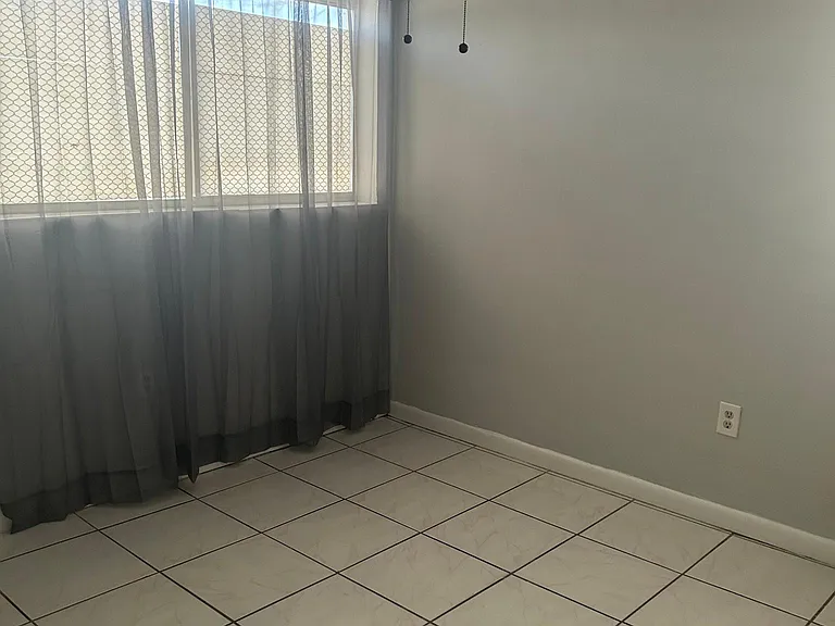 927 NW 7th Ct #3 — Photo 10