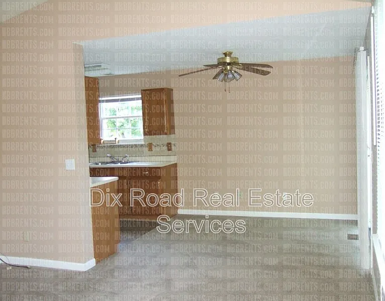 3 bed, 1.0 bath, 1258 sqft, $1,795 — Photo 4