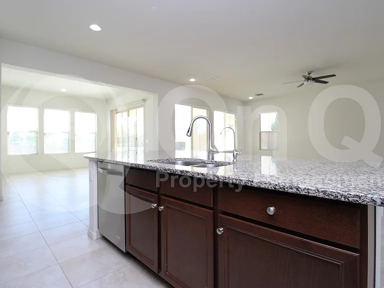 1863 E Canyon Way — Photo 6