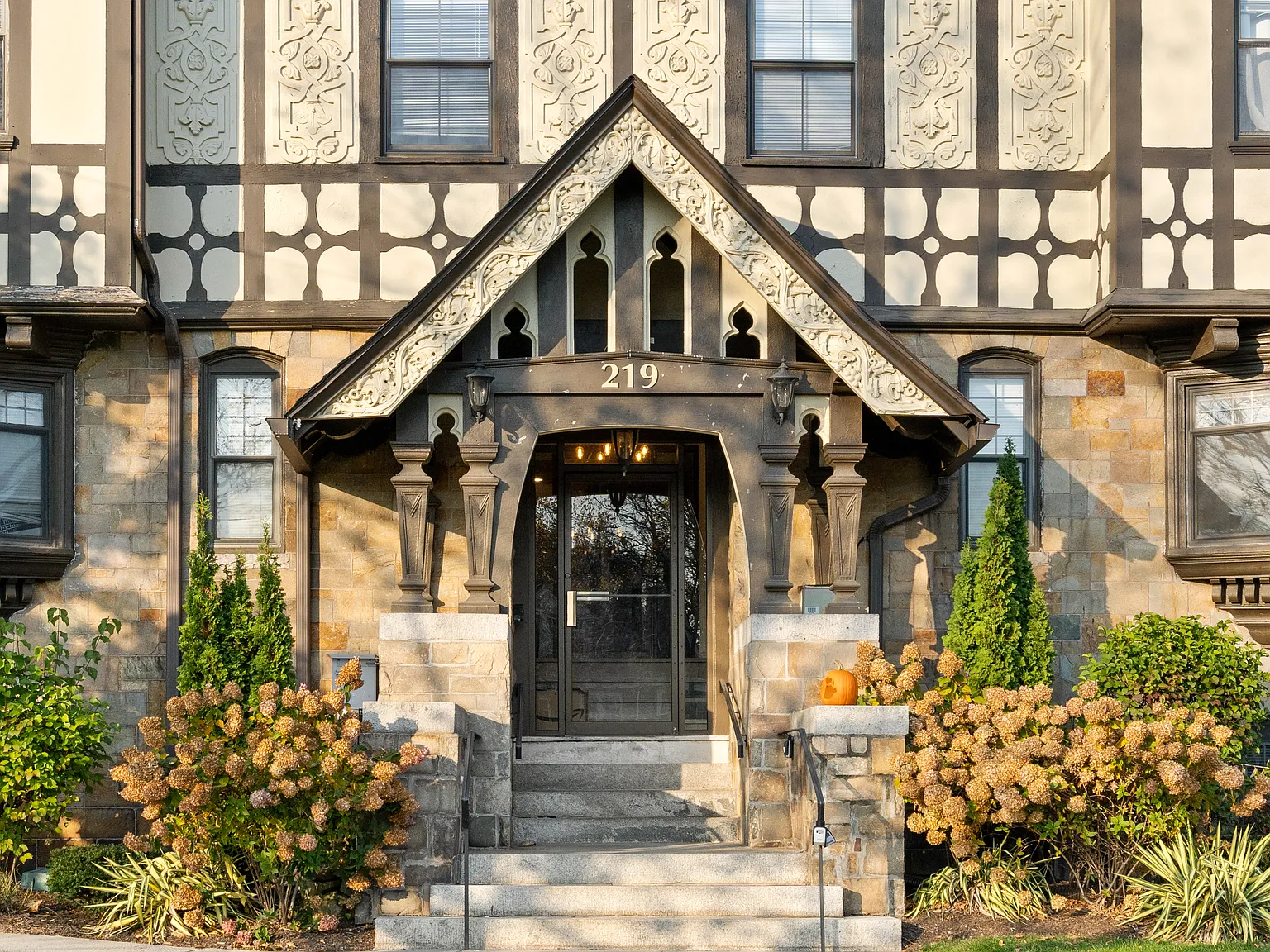 The Chestnut Hill — Photo 2