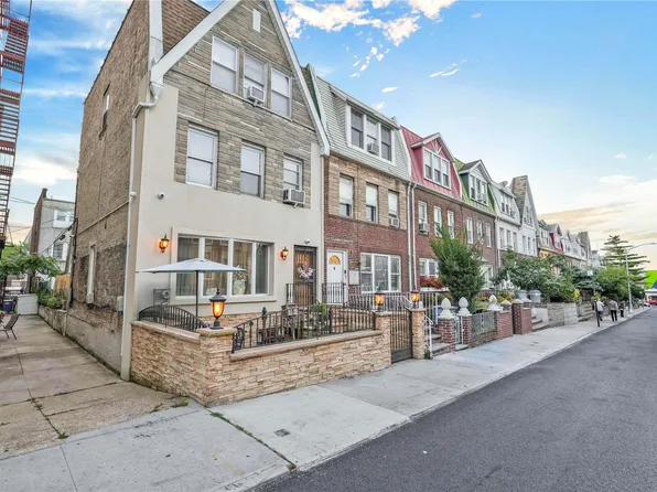 20-72 32nd Street, Astoria, NY 11105