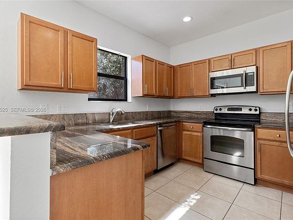 4th image of 15460 SW 119th St
