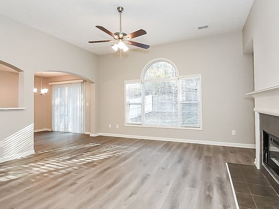 5th image of 2753 Northgate Way NW