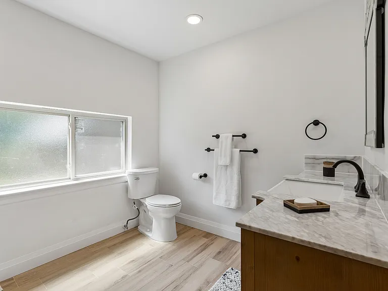 1212 W Murphy Rd — Photo 15
