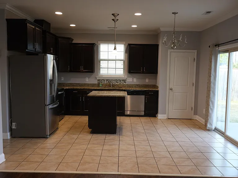 1328 Lowenstein St — Photo 10