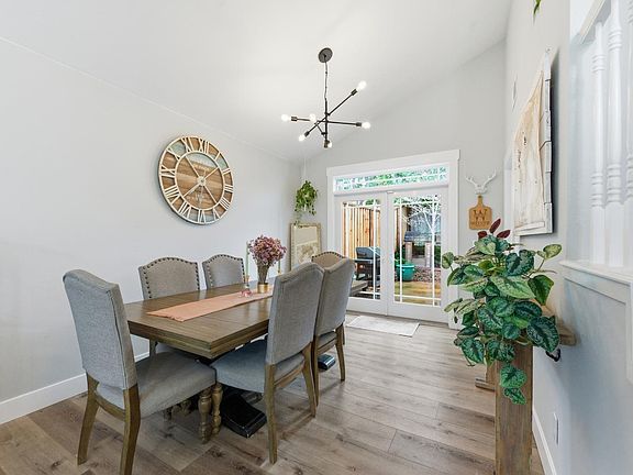 4th image of 28 Winestone Court