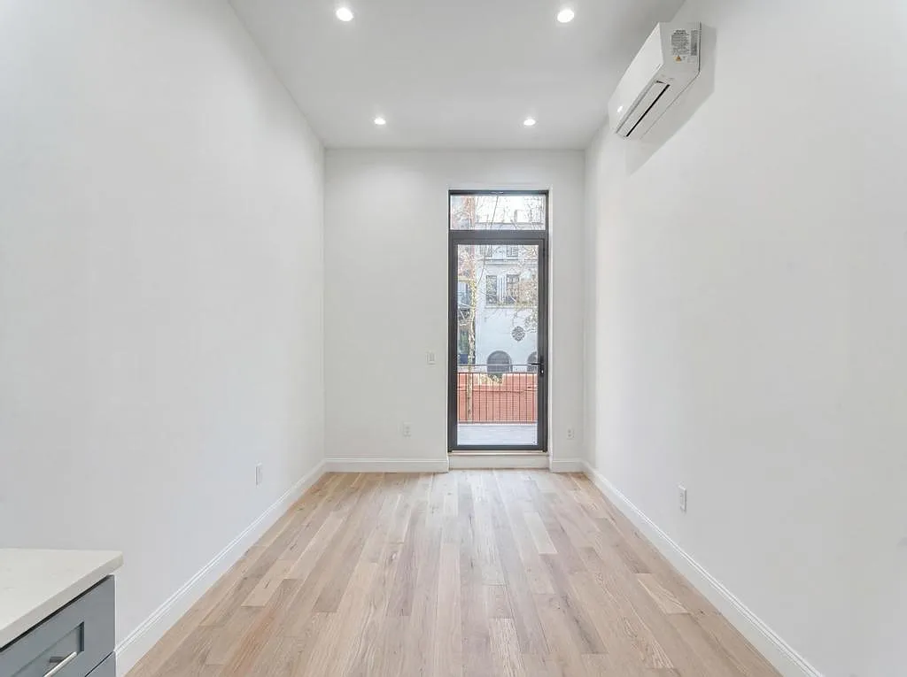 231 East 60th Street — Photo 4